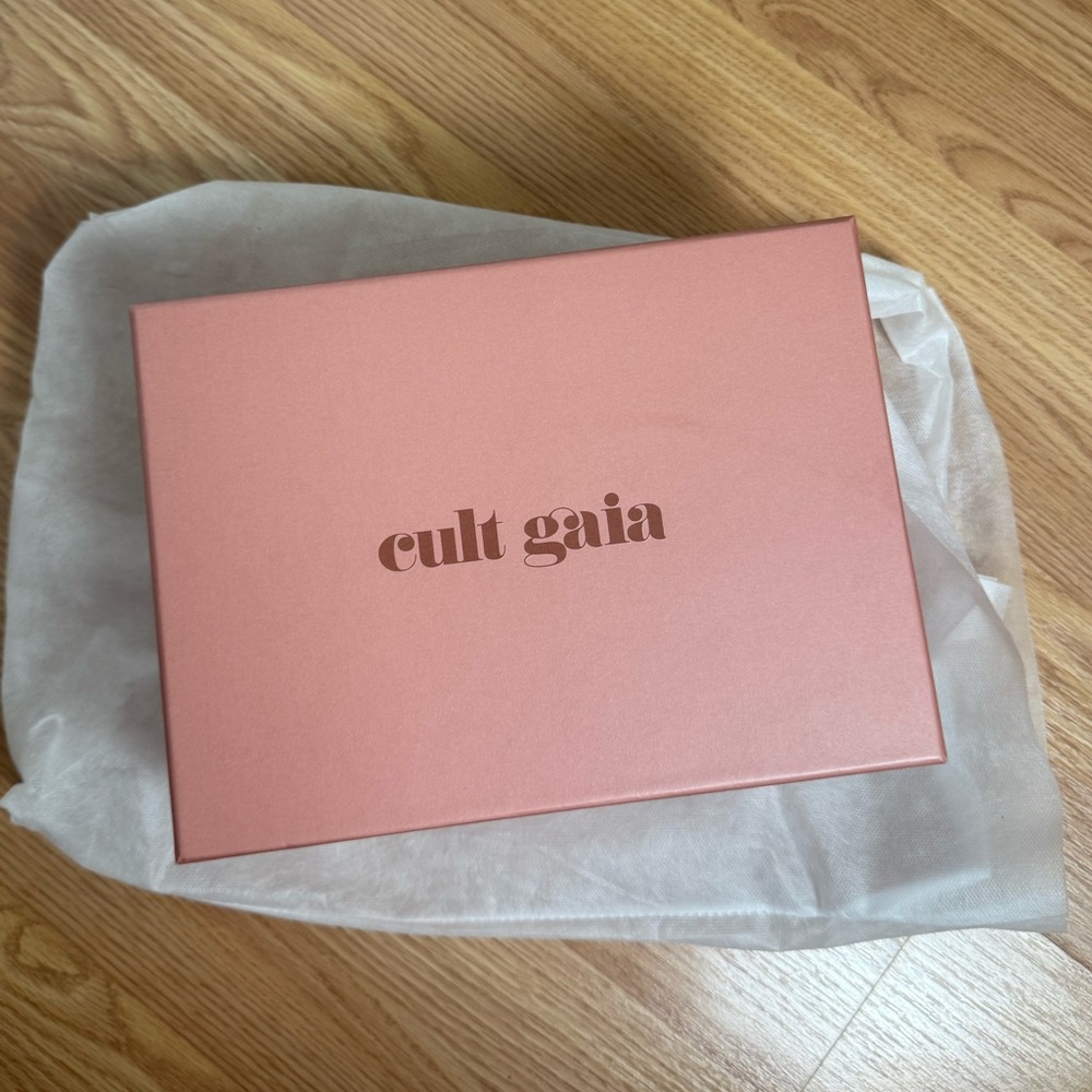 Cult Gaia NEW Reina Clutch in Brushed Brass - Picture 3 of 12